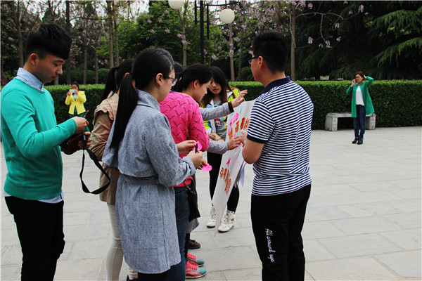 吹响青春集结号  青春梦托起中国梦          ——我院学生党员、团员参观焦裕禄纪念馆