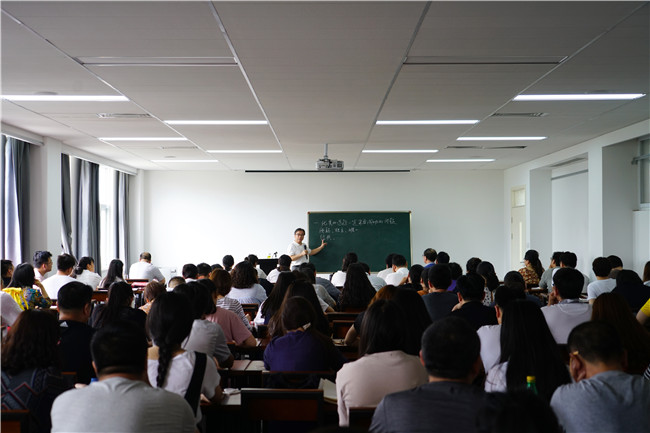 “艺术研究”名师讲堂第一讲：侯样祥教授——艺术学研究与论文写作